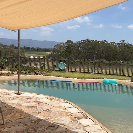 Blueberry Hill Vineyard Stay Rothbury Exterior photo